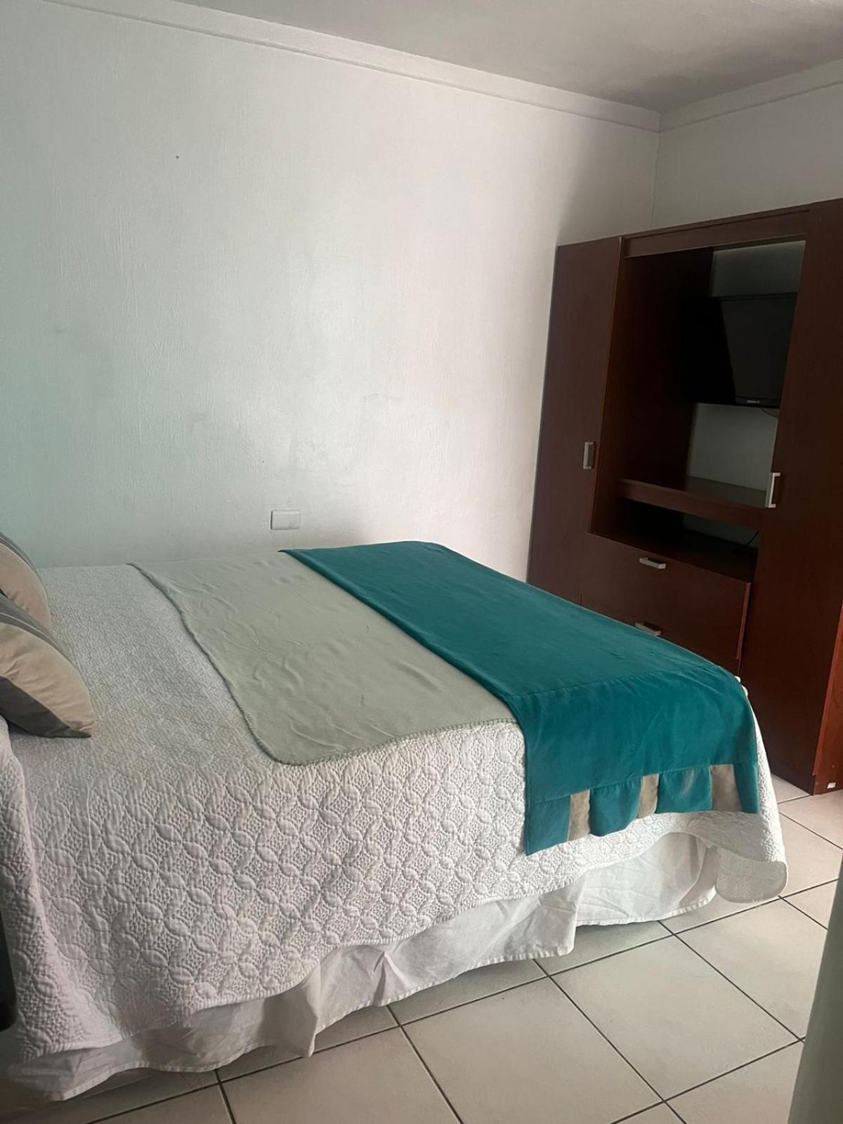 Hostal Avenue La Serena Exteriör bild